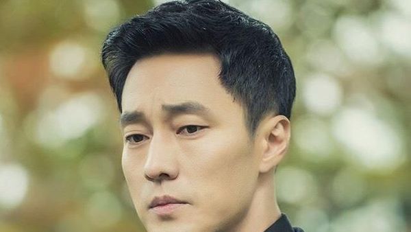 Foto: Ketampanan So Ji Sub di K-Drama Terius Behind Me, Buat Wanita Meleleh