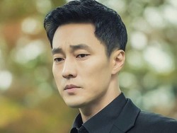 So Ji Sub Selalu Pakai Baju Hitam di Bandara, Ini Alasannya