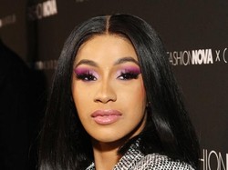 Baru Dirilis, Koleksi Baju Cardi B Ludes Terjual dalam Hitungan Jam