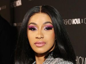 Baru Dirilis, Koleksi Baju Cardi B Ludes Terjual dalam Hitungan Jam Baru Dirilis, Koleksi Baju Cardi B Ludes Terjual dalam Hitungan Jam