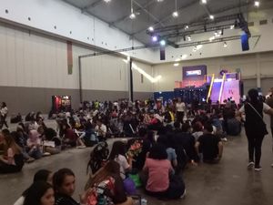 Penggemar Tak Sabar Nonton Konser Charlie Puth Malam Ini Penggemar Tak Sabar Nonton Konser Charlie Puth Malam Ini