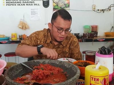 Dahnil Anzar, Koordinator Jubir Prabowo Sandi yang Doyan Makan Pedas