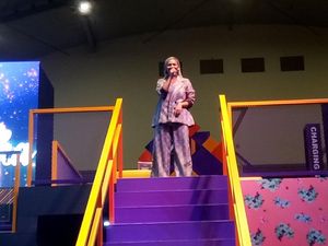 Menanti Charlie Puth, Suara Merdu Citra Scholastika Ramaikan Venue Menanti Charlie Puth, Suara Merdu Citra Scholastika Ramaikan Venue