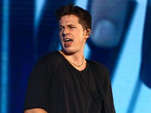 Charlie Puth Minta Fans BTS Berhenti Bersikap Toksik Charlie Puth Minta Fans BTS Berhenti Bersikap Toksik