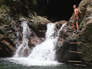 Tempat Wisata yang Enteng Jodoh, Foto Underwater Terbaik Indonesia Tempat Wisata yang Enteng Jodoh, Foto Underwater Terbaik Indonesia