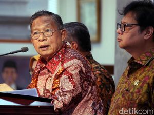 Darmin Beberkan Pentingnya Nabung Untuk Masa Depan RI Darmin Beberkan Pentingnya Nabung Untuk Masa Depan RI