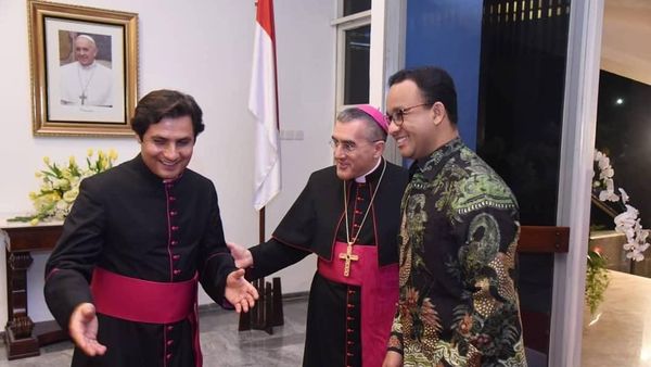 Potret Anies Hadiri Peringatan 5 Tahun Takhta Suci Paus Fransiskus