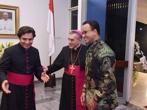 Potret Anies Hadiri Peringatan 5 Tahun Takhta Suci Paus Fransiskus