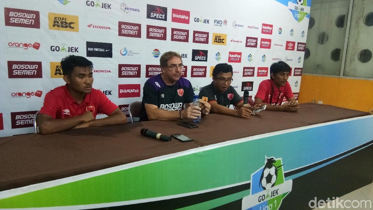 Robert Rene Alberts, pelatih PSM Makassar (Reinhard Soplantika/detikSport)