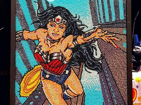 Wouw! Wanita Ini Buat Lukisan Ciamik Dari Permen