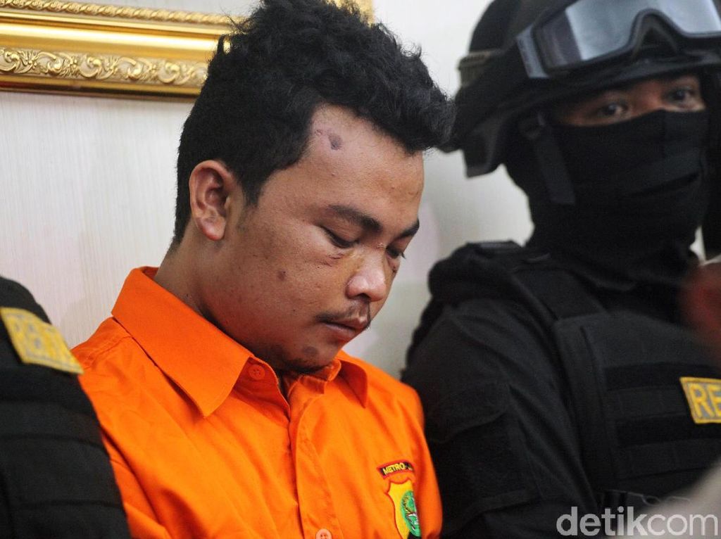 Polisi Terjunkan Penyelam Cari Linggis yang Dibuang Haris Simamora Polisi Terjunkan Penyelam Cari Linggis yang Dibuang Haris Simamora