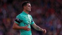 Granit Xhaka jadi pemain Premier League yang paling banyak mencatatkan umpan sukses sepanjang tahun ini, yakni 2583 umpan. Virgil van Dijk (2367) dan Aymeric Laporte (2359) di posisi 2-3. (Foto: Andrew Couldridge/Action Images via Reuters)