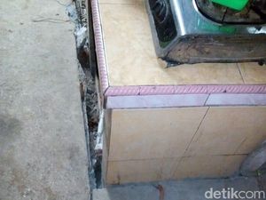 Warga Ponorogo Cemaskan Retakan di Lantai Rumah, Kades: Itu Lama