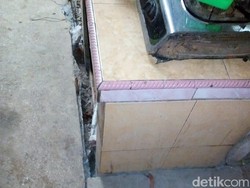 Warga Ponorogo Cemaskan Retakan di Lantai Rumah, Kades: Itu Lama
