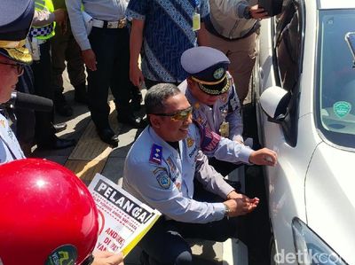 Parkir Sembarangan, 3 Mobil Ini Jadi Sasaran Operasi Cabut Pentil