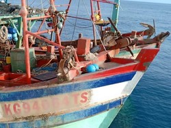Bakamla Tangkap 2 Kapal Vietnam Berbendera Malaysia di Natuna