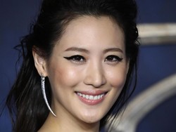 Surprise! Claudia Kim dan Ezra Miller Muncul di Bioskop Seoul