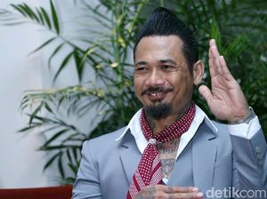 Pesan Jerinx ke Adam Deni: Semoga Kuat, Rajin-rajin Minum Susu Pesan Jerinx ke Adam Deni: Semoga Kuat, Rajin-rajin Minum Susu