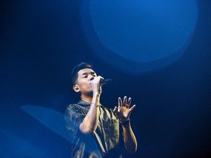 Begini Serunya Jaz Buka Konser Charlie Puth Begini Serunya Jaz Buka Konser Charlie Puth