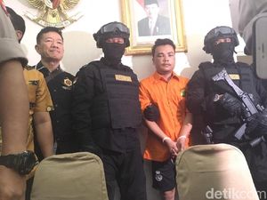 Polisi: Haris Pelaku Pembunuhan Satu Keluarga Dihina Tak Berguna Polisi: Haris Pelaku Pembunuhan Satu Keluarga Dihina Tak Berguna