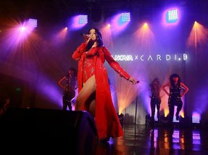 Cardi B Tolak Balikan, Offset Sudah Siapkan Rangkaian Bunga Rp 200 Juta Cardi B Tolak Balikan, Offset Sudah Siapkan Rangkaian Bunga Rp 200 Juta