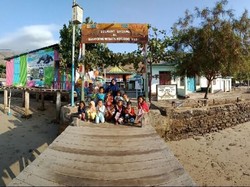 Indahnya Senyum Anak-anak di Pulau Komodo