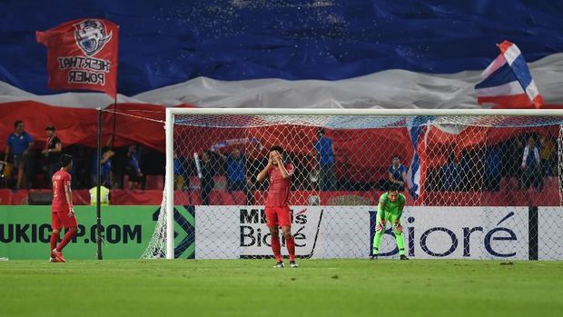 Timnas Indonesia kebobolan empat kali dalam laga tandang di Thailand.