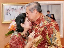 Ketika SBY Mengobati Kesedihan Ani Yudhoyono