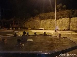 Foto: Berendam Malam-malam di Banjarnegara, Ini Tempatnya