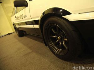Keren! Toyota AE86 Trueno Ini Dimodif Bak Film Anime Keren! Toyota AE86 Trueno Ini Dimodif Bak Film Anime