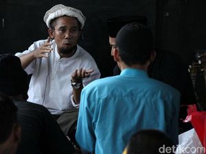 Cerita Pendiri Pondok Tasawuf Diselamatkan Anak Punk dari Kerusuhan Cerita Pendiri Pondok Tasawuf Diselamatkan Anak Punk dari Kerusuhan