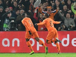 Gol pertama Belanda lahir lewat tendangan Georginio Wijnaldum. REUTERS/Toussaint Kluiters.