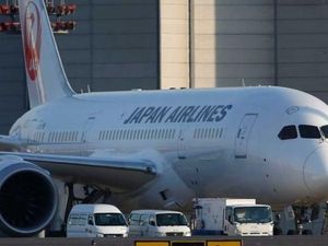 Maskapai Jepang Larang Pilot Minum Alkohol 24 Jam Sebelum Terbang