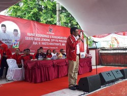 Djarot Minta Caleg PDIP Tidak Rebutan Lahan Suara di Dapil