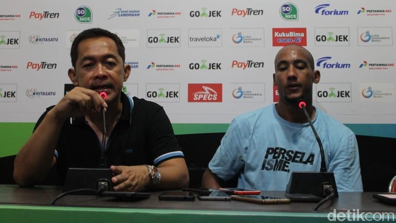 Aji Santoso Ungkap Kunci Keberhasilan Persela Lumat Arema FC Aji Santoso Ungkap Kunci Keberhasilan Persela Lumat Arema FC