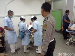 Pria Ini Dibacok Saat Pasang Atribut Partai