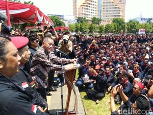 Menhan Minta Ormas Ikut Bela Negara dengan Jaga Kerukunan Menhan Minta Ormas Ikut Bela Negara dengan Jaga Kerukunan