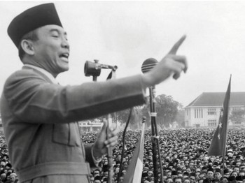 Dua Perempuan Asing di Balik Pidato Bung Karno