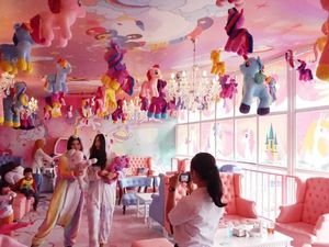 Seru! Nongkrong Bareng Gudetama hingga Unicorn di Kafe Ini Seru! Nongkrong Bareng Gudetama hingga Unicorn di Kafe Ini