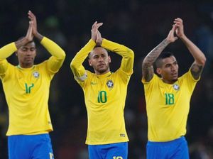 Neymar Bahagia Bersama Brasil