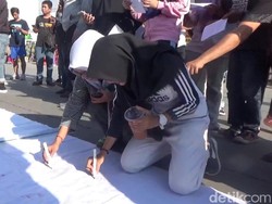 Aksi Solidaritas di Makassar untuk Baiq Nuril