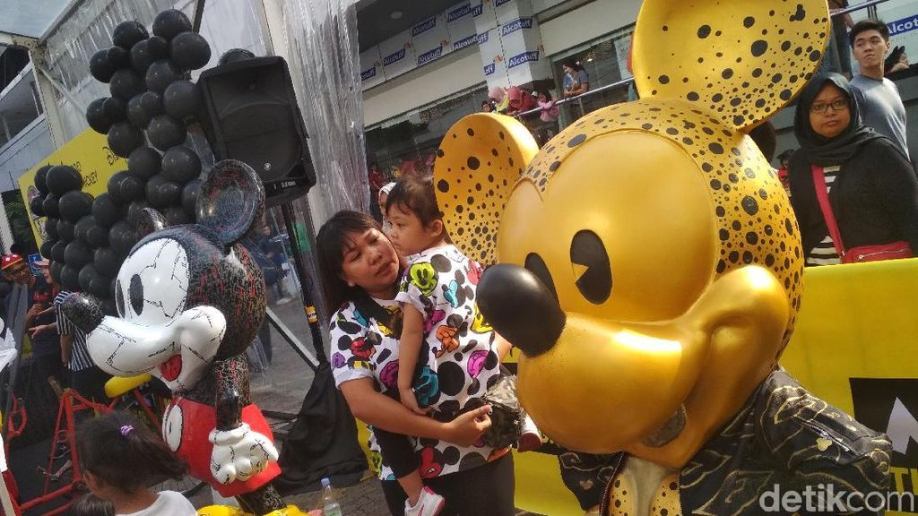 Selamat Ulang Tahun Mickey Mouse yang ke-90 Selamat Ulang Tahun Mickey Mouse yang ke-90