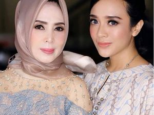 Kemesraan Dea Ananda dengan Ibunda Tercinta