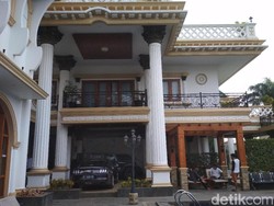 Penuhi Nazar, Sule Jual Mercy Demi Mobil Rp 2,8 Miliar Buat Anak