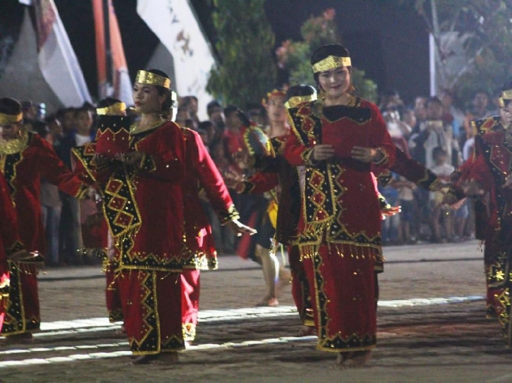 Melihat Wajah Budaya Nias Lewat Yaahowu Nias Festival 2018 Melihat Wajah Budaya Nias Lewat Yaahowu Nias Festival 2018