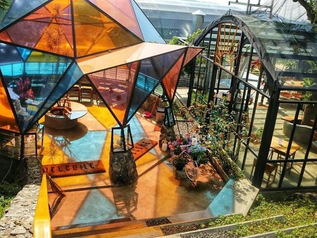 5 Kafe Baru yang Kekinian di Bandung yang Nyaman Buat Santai 5 Kafe Baru yang Kekinian di Bandung yang Nyaman Buat Santai