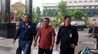 Foto: Bergaya Sporty, Bupati Pakpak Bharat Remigo Tiba di KPK