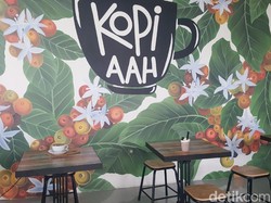 Kopi Aah : Nikmatnya Es Kopi Susu Premium dan Maryam Keju yang Renyah