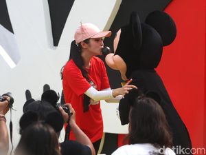 Kocak, Sandra Dewi Wajibkan Anak Gilai Disney Seperti Dirinya