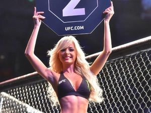 Foto: Liburannya Gadis Papan Ronde Seksi UFC, Jhenny Andrade